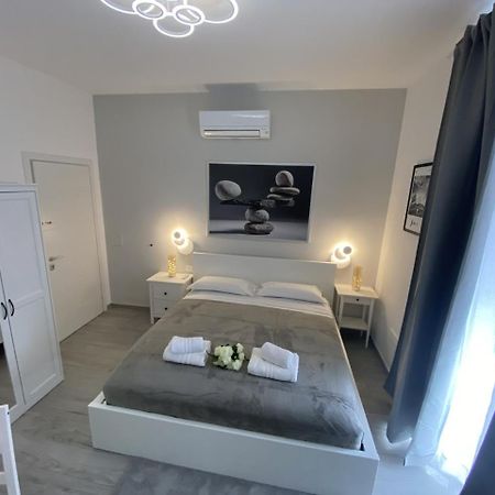 Roma Guesthouse Affittacamere Centro Citta' Softrooms-Metro' A 1 Metro Exteriör bild