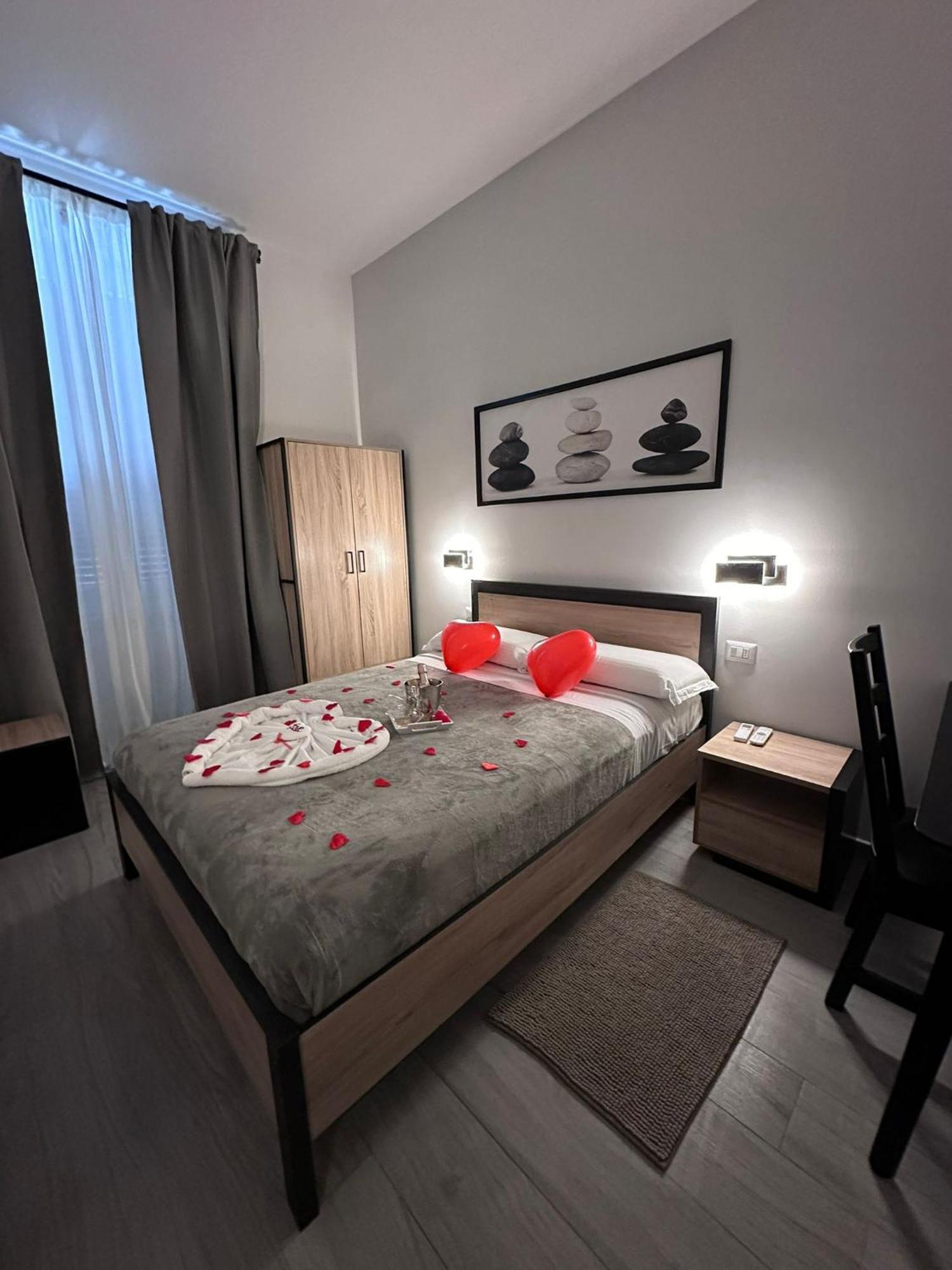 Roma Guesthouse Affittacamere Centro Citta' Softrooms-Metro' A 1 Metro Exteriör bild